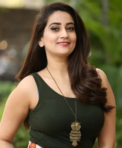 Aishani — VVIP Escort Mumbai, Age 24