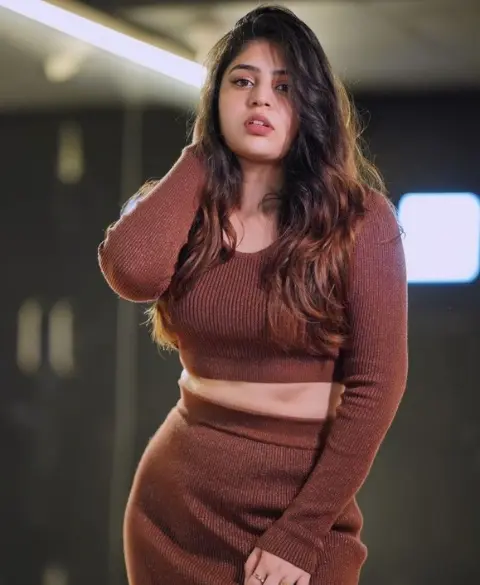 Zarina — VVIP Escort Mumbai, Age 25